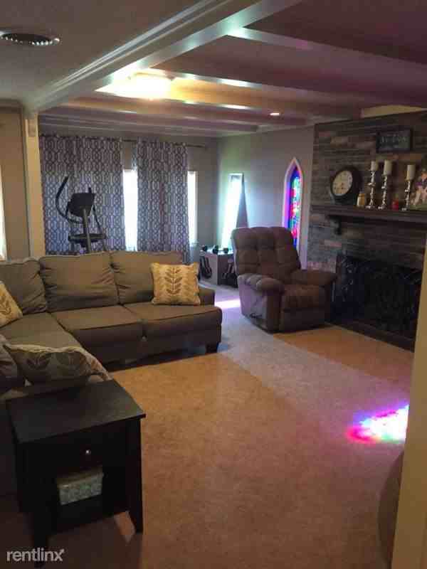 801 Standifer Rd - Photo 3 of 10