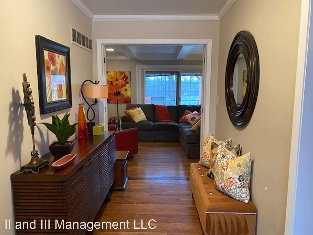 9909 Lee Ct - Photo 3 of 26