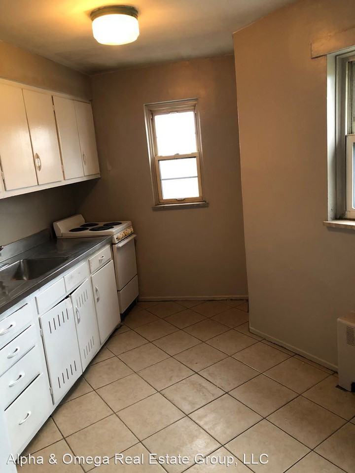 145 W 2nd St Richland - Photo 3 of 5