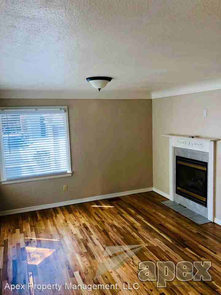 2302 W Kootenai St - Photo 3 of 26