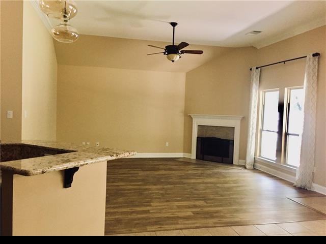 843 Woodsprings Ct - Photo 3 of 22