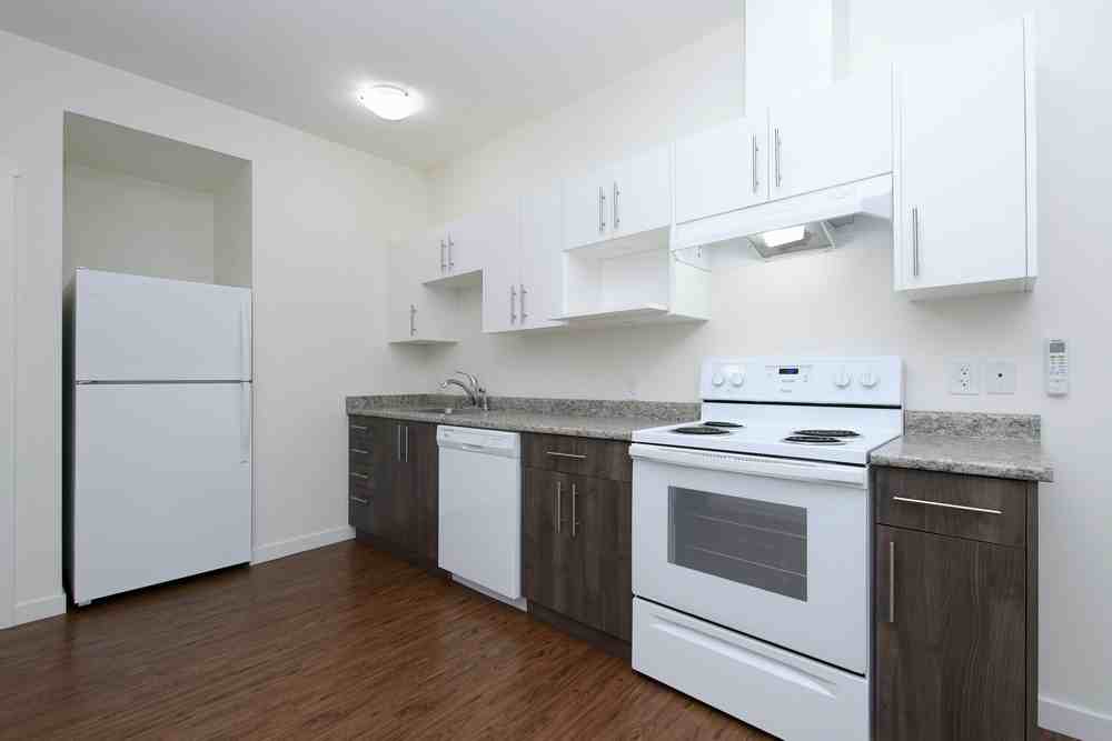 772 Hockley Avenue, Langford, BC V9B 2V4 2 Bedroom Apartment for 1,825