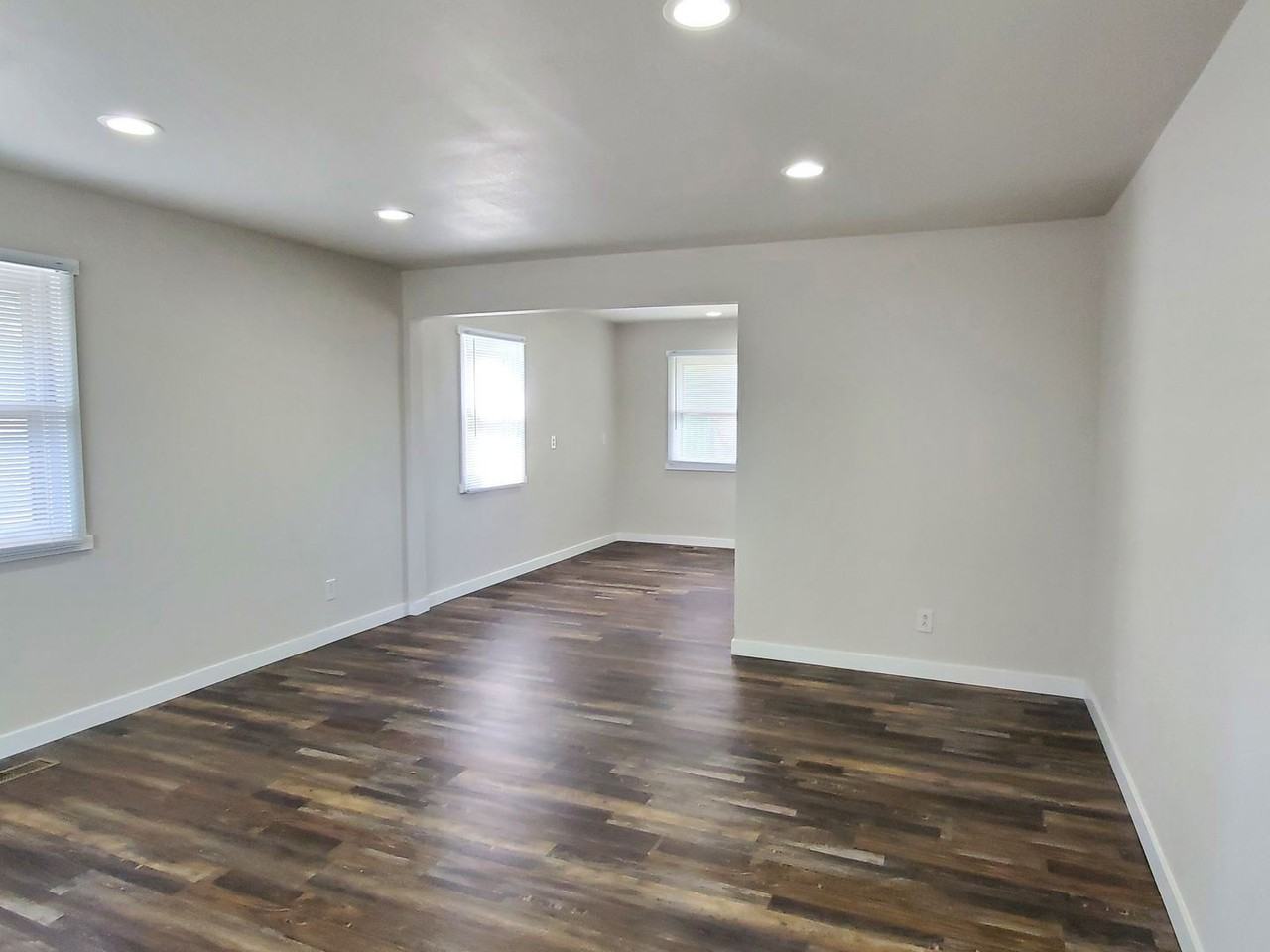 317S 317s Maple Ave - Photo 3 of 20