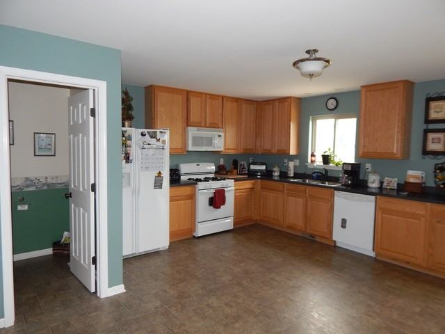 612 Kennedy St - Photo 2 of 23