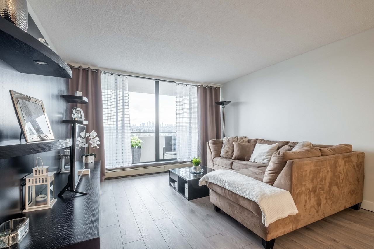 2060 Bellwood Avenue - Photo 4 of 10