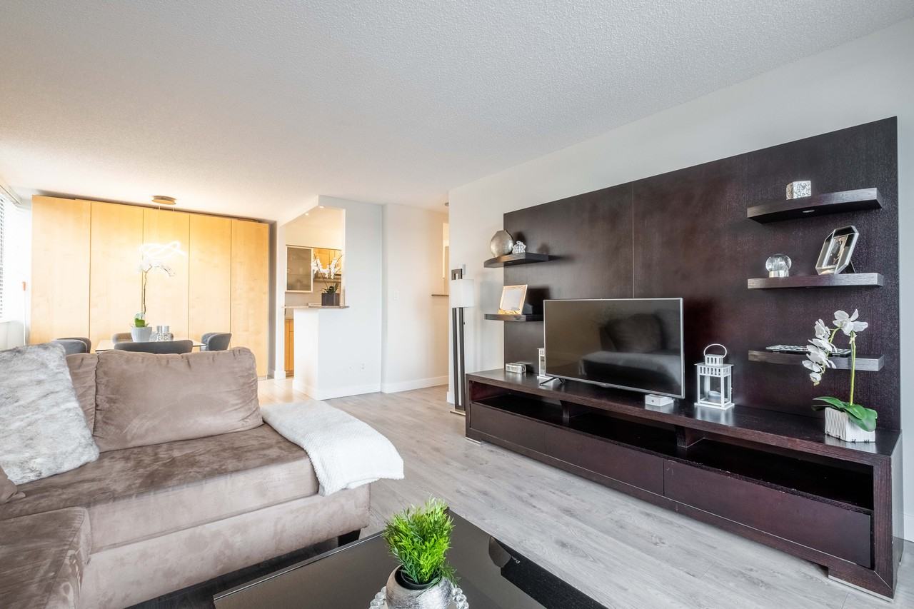 2060 Bellwood Avenue - Photo 3 of 10