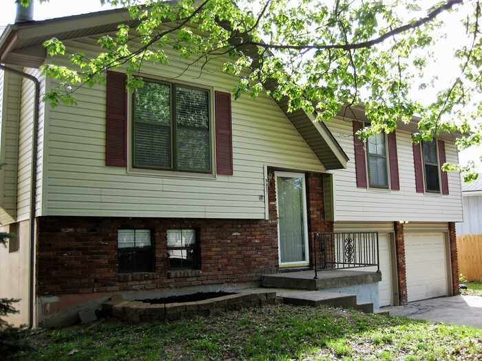 9857 North Cherry Street - Photo 2 of 13