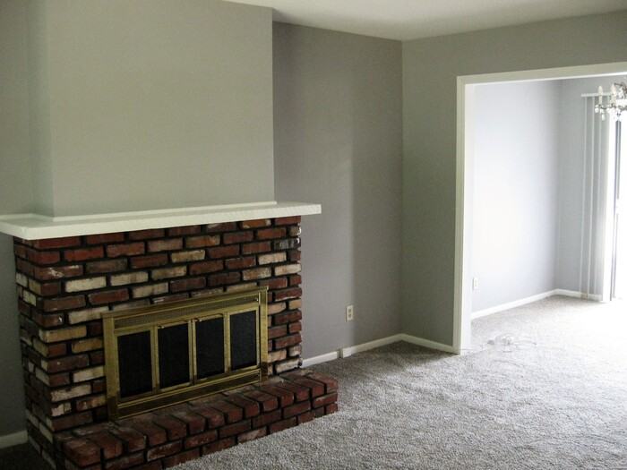 9857 North Cherry Street - Photo 3 of 13