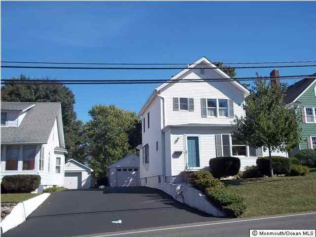 603 Holmdel Rd - Photo 2 of 8