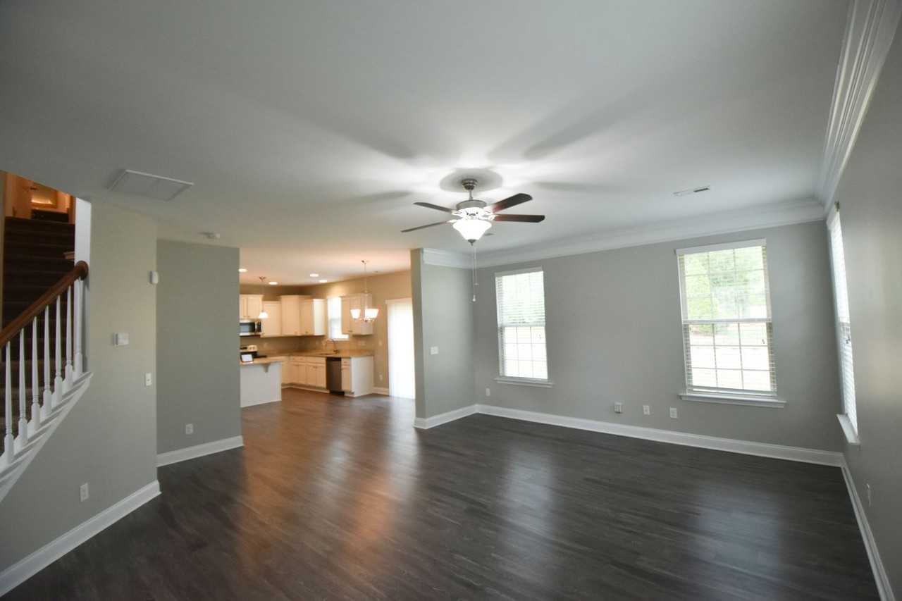 191 Davelyn Ct - Photo 2 of 14