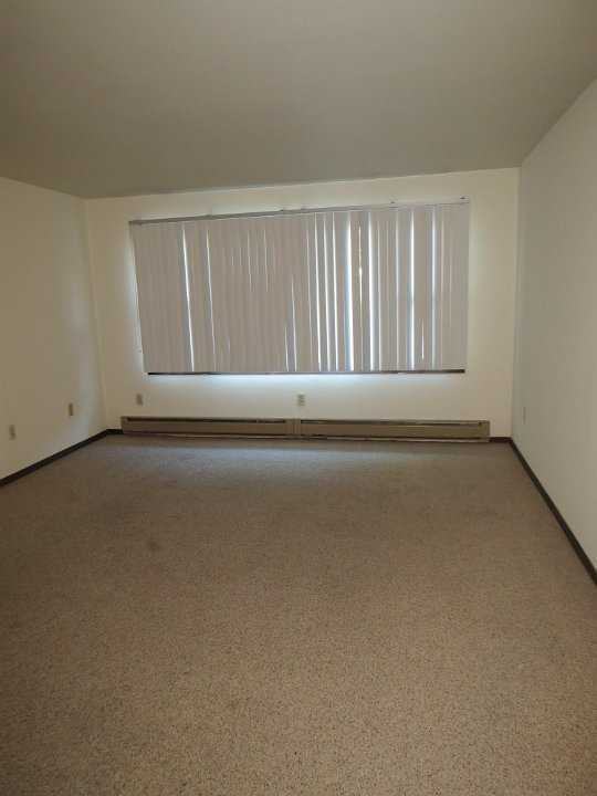 506-508 Farley Ave-2 Beds - Photo 2 of 8