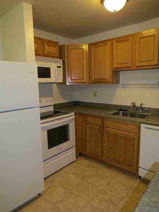 506-508 Farley Ave-2 Beds - Photo 3 of 8