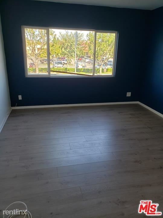 4531 Van Nuys Blvd - Photo 2 of 10