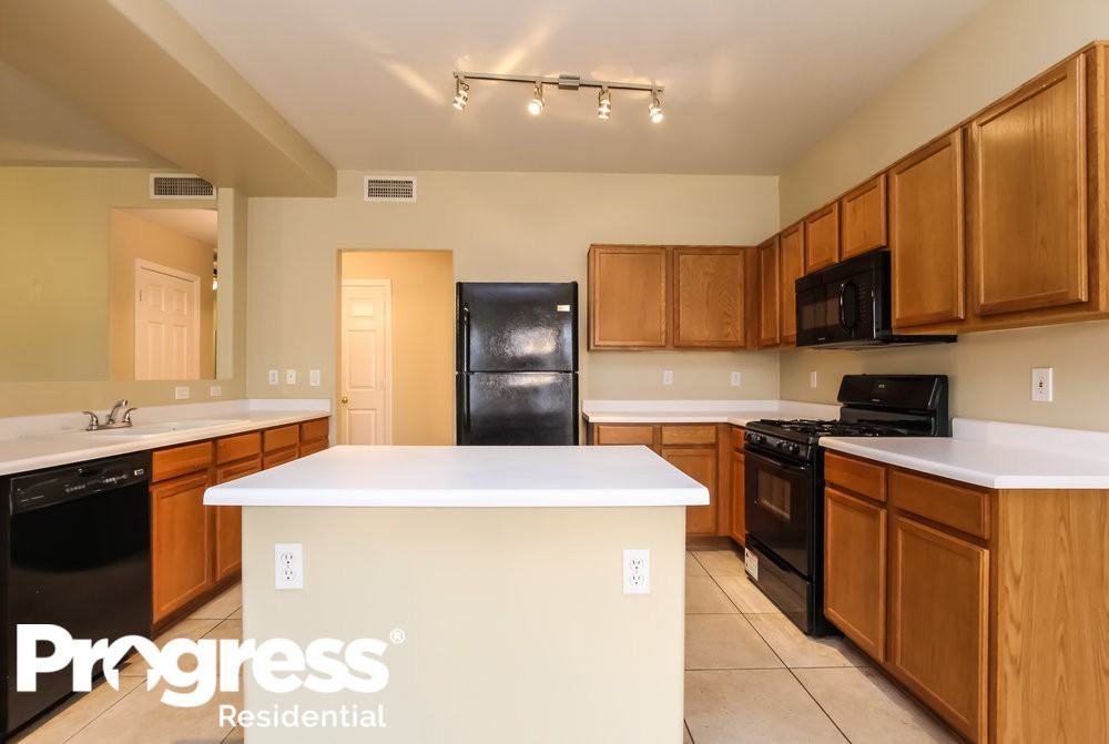 10625 W Patrick Ln - Photo 3 of 13