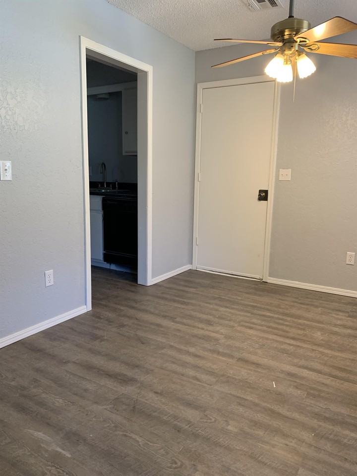 6108 Northwest 16th Street - 6108 - Photo 3 of 10