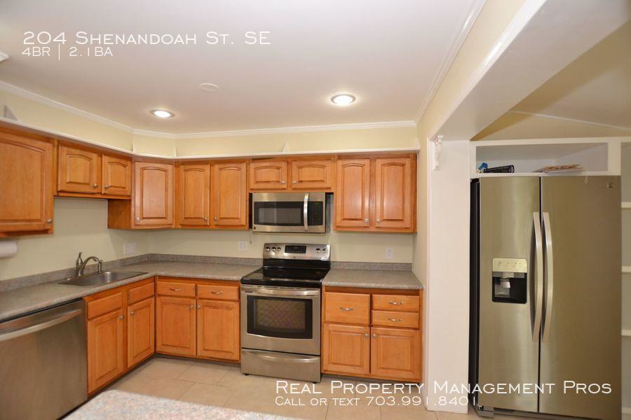 204 Shenandoah St. Se - Photo 2 of 21