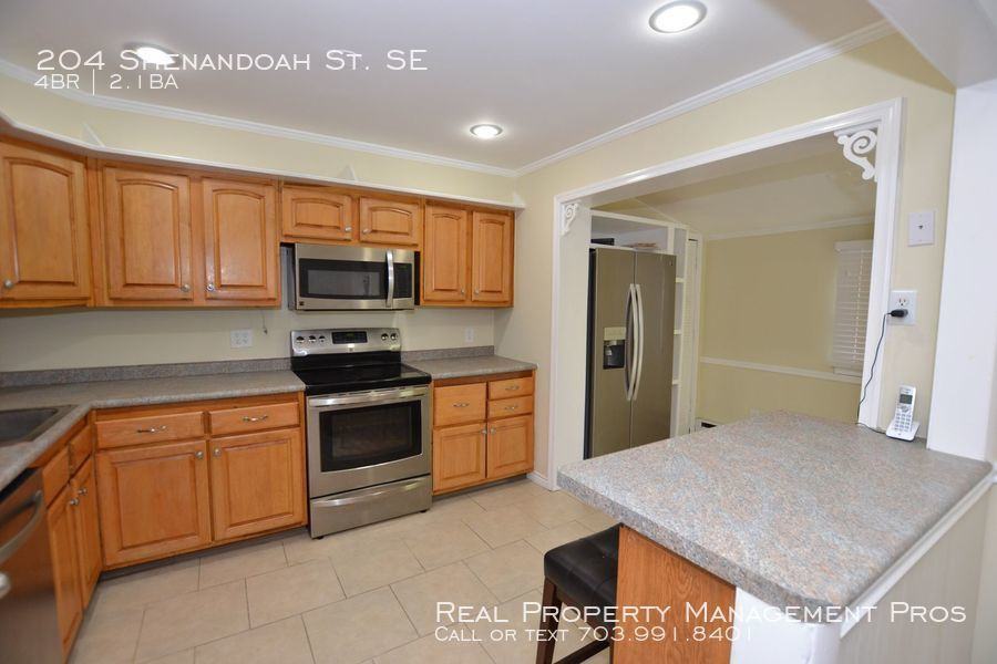 204 Shenandoah St. Se - Photo 3 of 21
