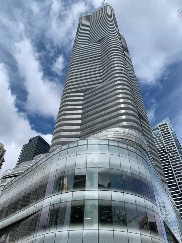 11 Wellesley Street West #4913