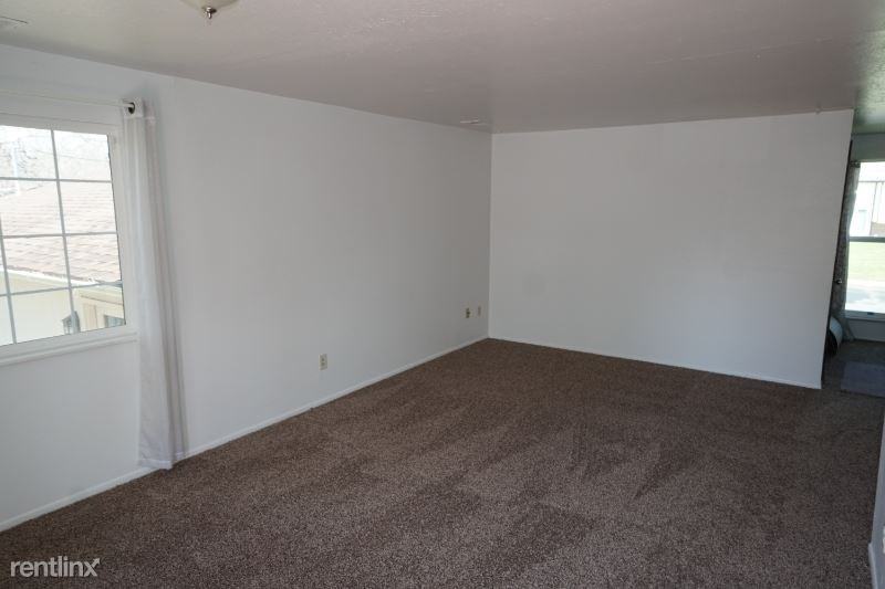 1305 Urban St - Photo 3 of 14