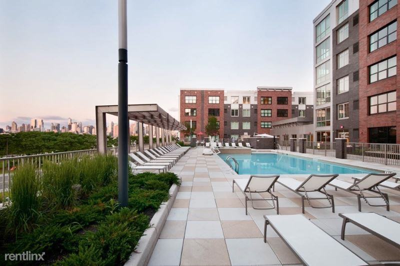 1525 Harbor Blvd 1502 - Photo 3 of 13