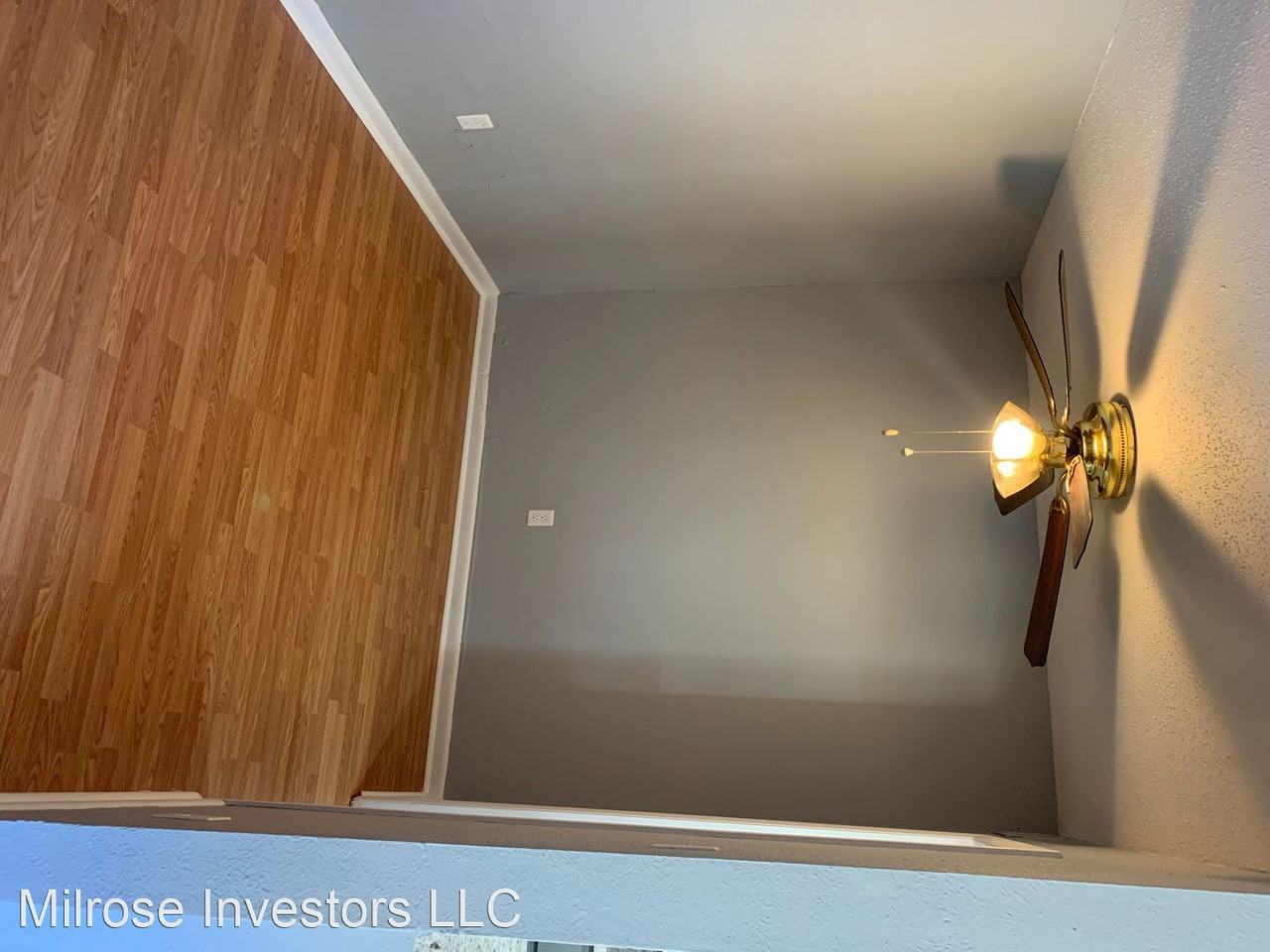 300 South Hospital Drive - Photo 2 of 9