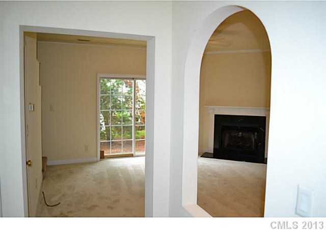 7014 Elm Hill Ct - Photo 3 of 18