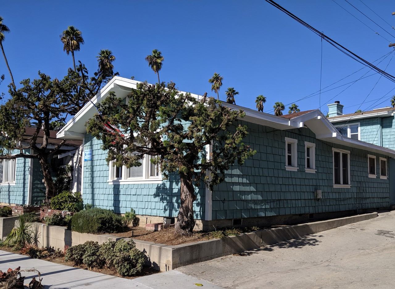 4413 E Shaw St - Photo 2 of 4