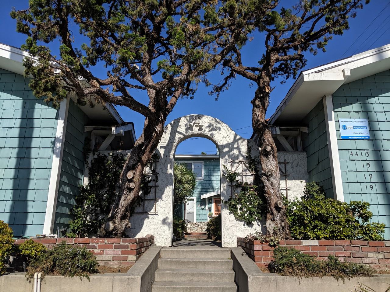 4413 E Shaw St - Photo 3 of 4