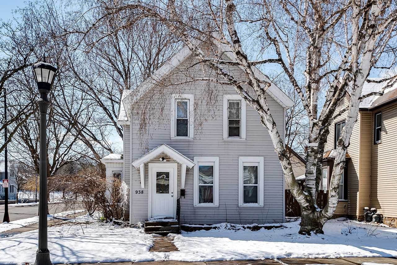 938 Wakefield Ave, St. Paul, MN 55106 - 2 Bedroom Apartment for Rent ...