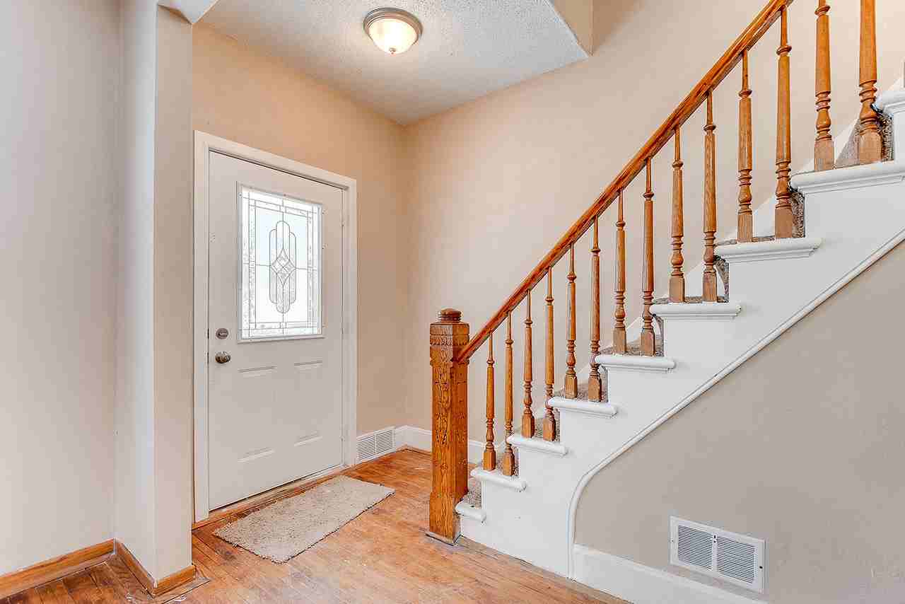 938 Wakefield Ave - Photo 3 of 46