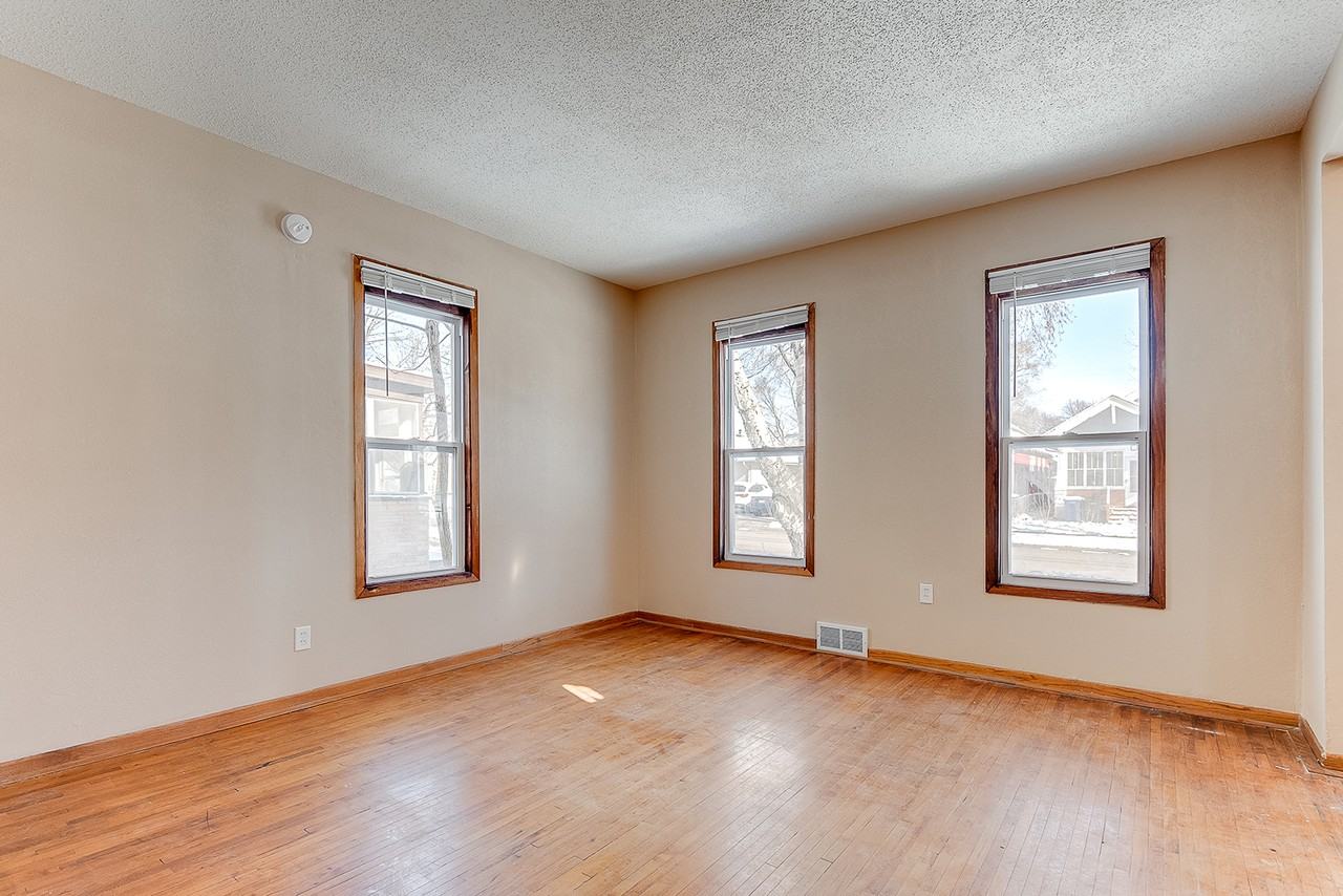938 Wakefield Ave - Photo 6 of 46