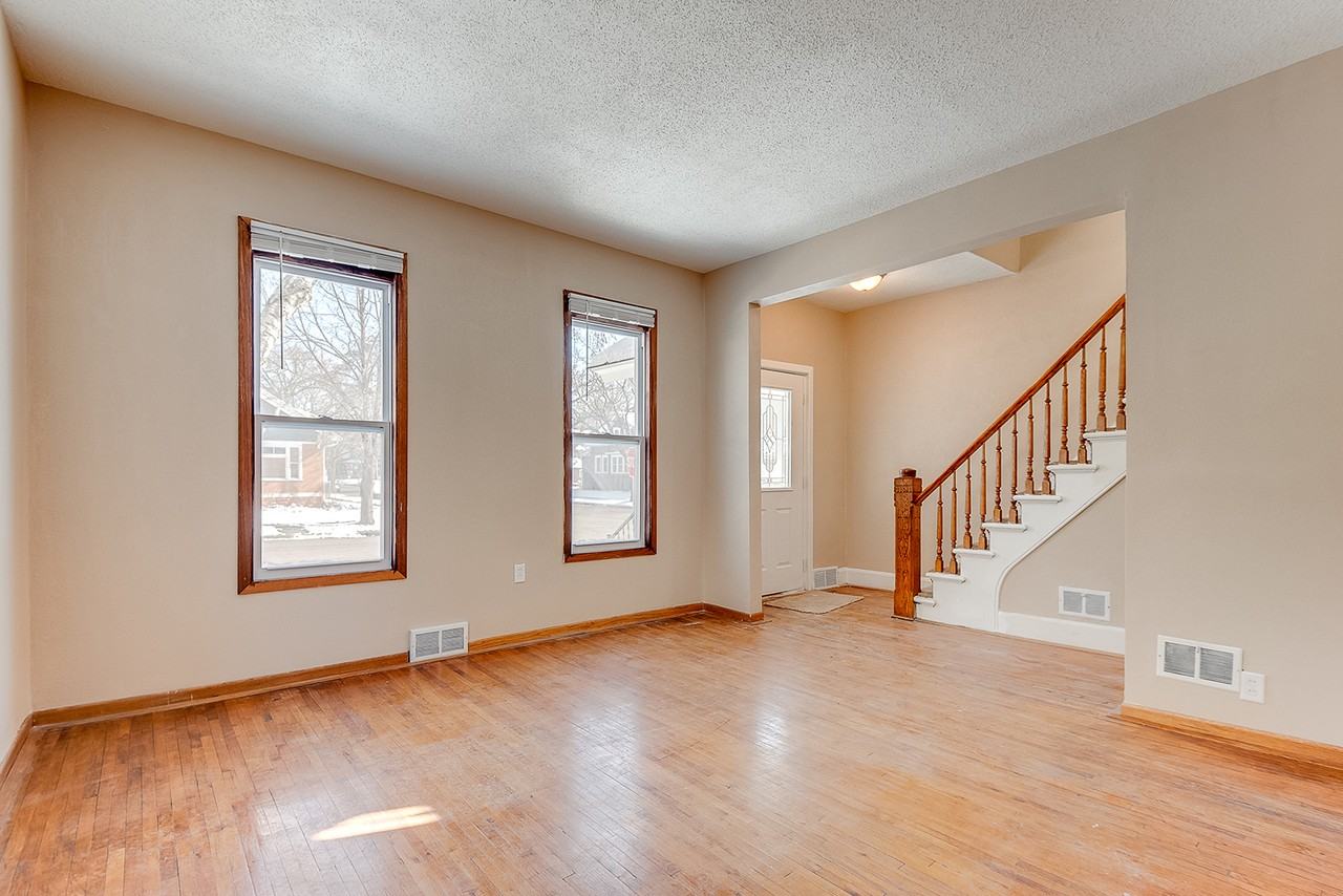 938 Wakefield Ave - Photo 7 of 46