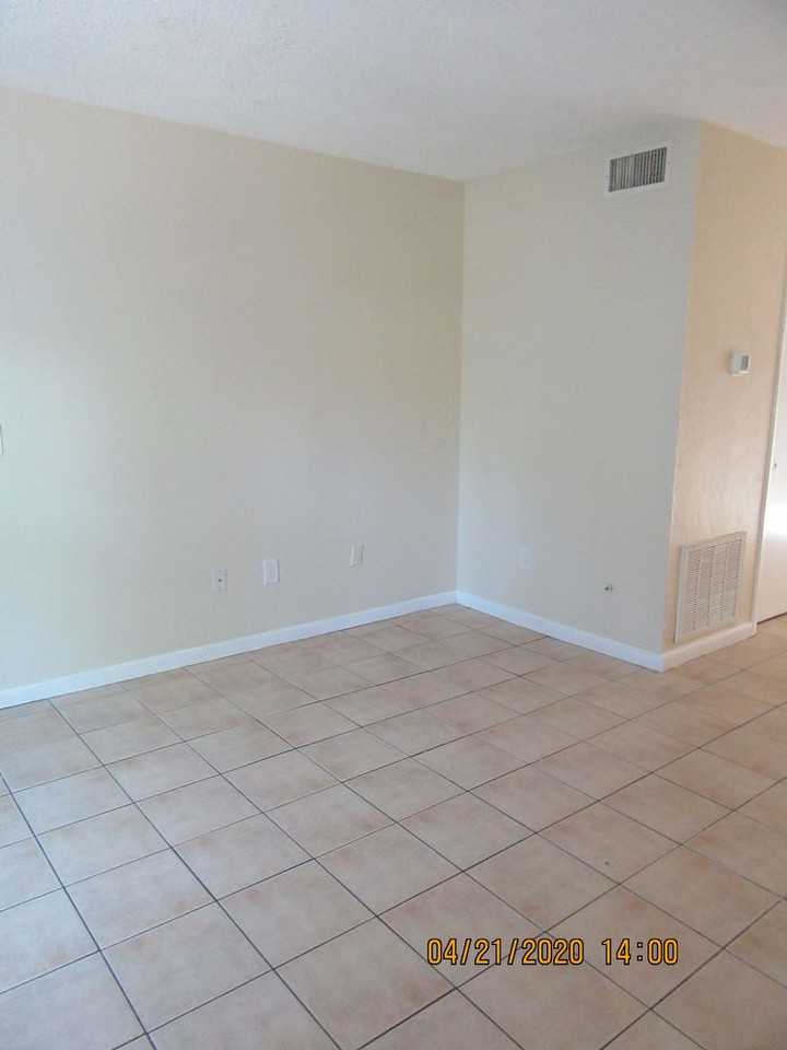 58 Masters Drive Unit C - Photo 3 of 24