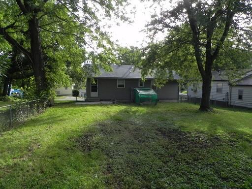 1514 S Logan Ave - Photo 2 of 14