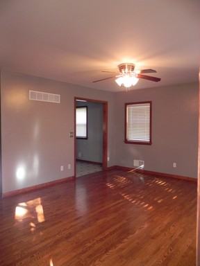 1514 S Logan Ave - Photo 3 of 14