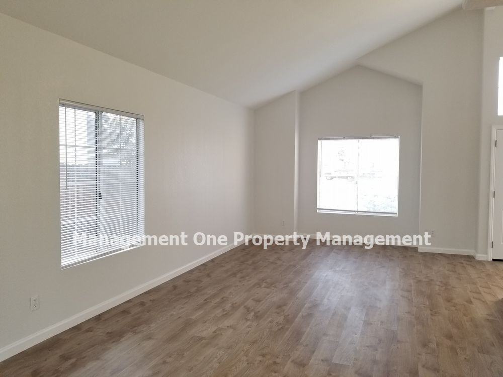 20101 Whiterock Ln - Photo 2 of 23