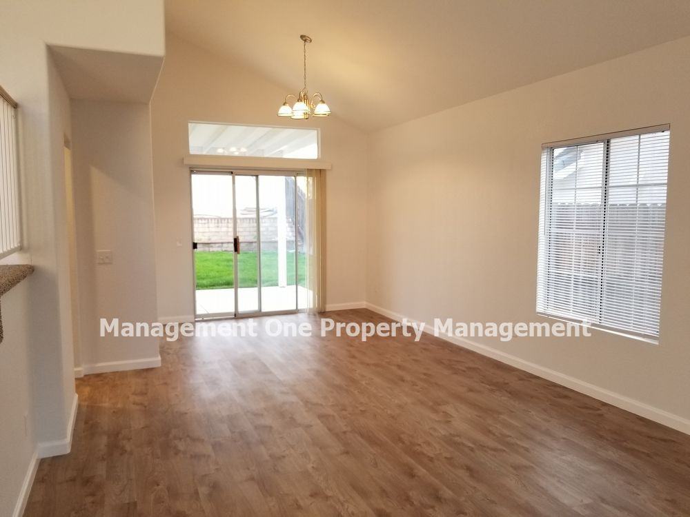 20101 Whiterock Ln - Photo 3 of 23