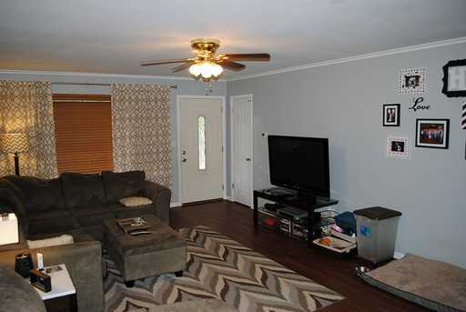 6942 E 6th St - Photo 2 of 5