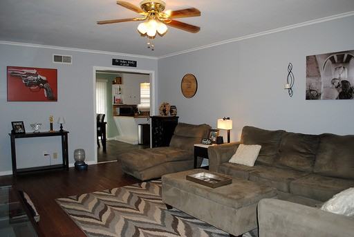 6942 E 6th St - Photo 3 of 5