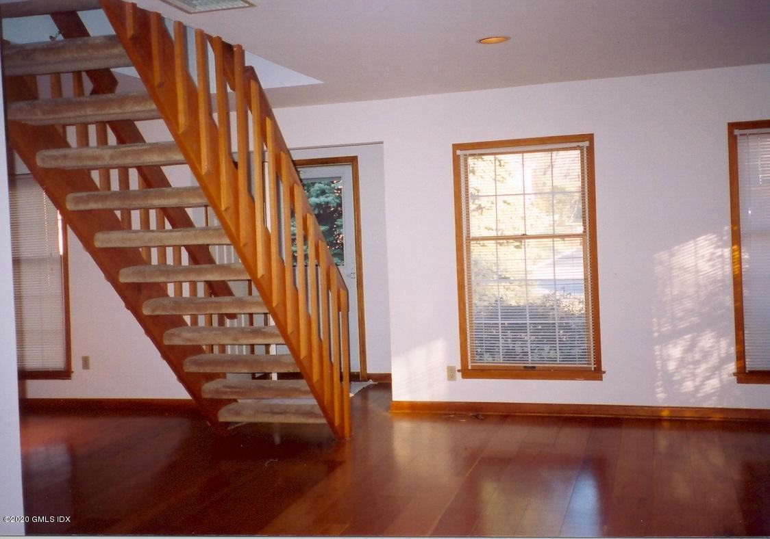 39 Sunshine Avenue - Photo 2 of 13