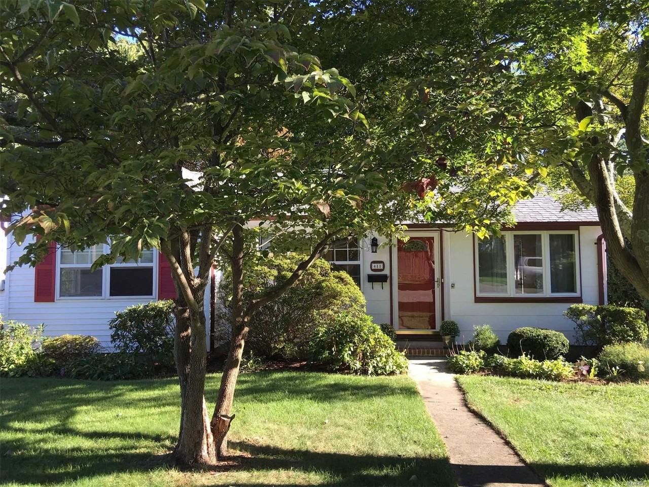 411 10th Avenue - Photo 2 of 14