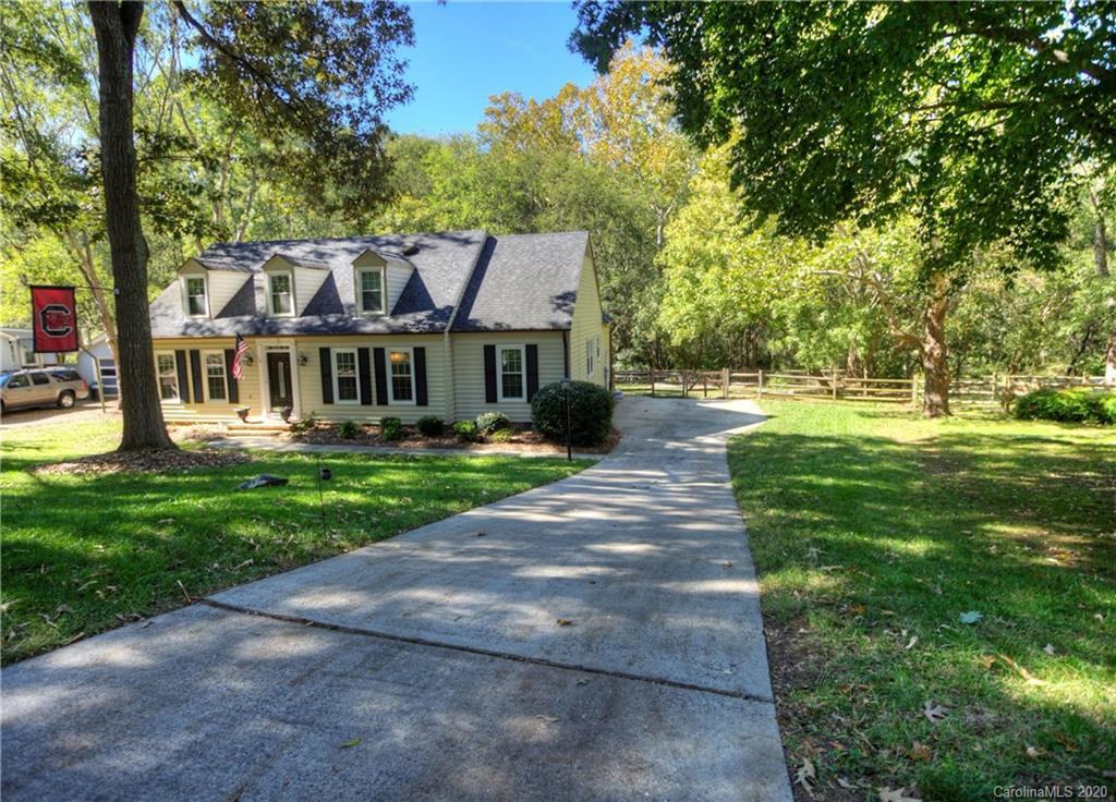 3806 Bridgewood Lane - Photo 2 of 26