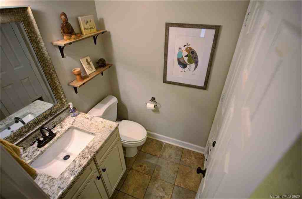 3806 Bridgewood Lane - Photo 3 of 26