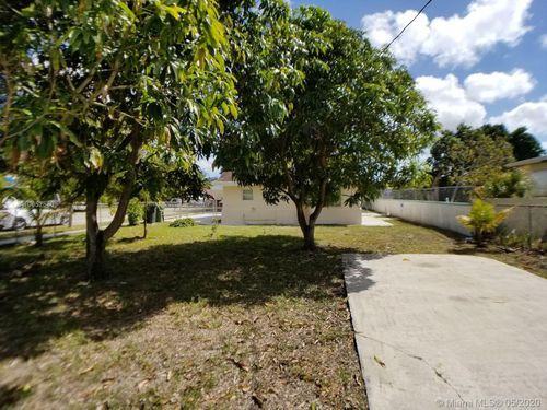 11990 Northwest 11th Avenue - Photo 2 of 8