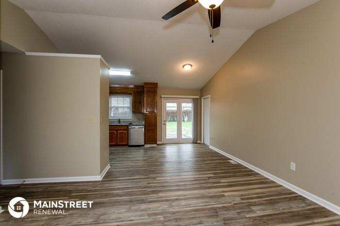 604 Powerline Avenue - Photo 3 of 16