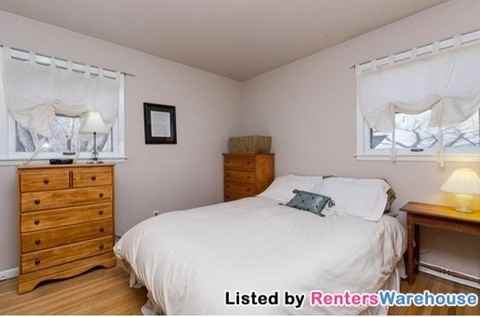 869 Oxford St N - Photo 3 of 7