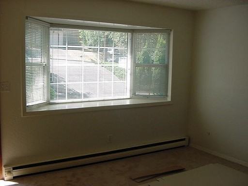 4721 SW Seymour Ct - Photo 2 of 8