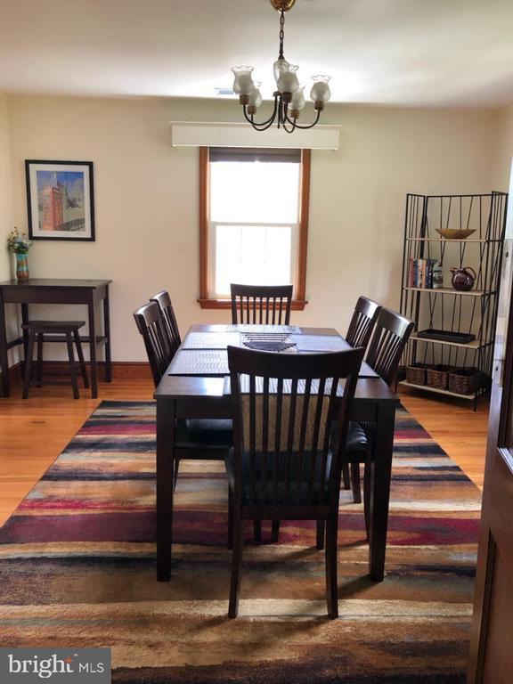 653 Federal Street - Photo 3 of 12