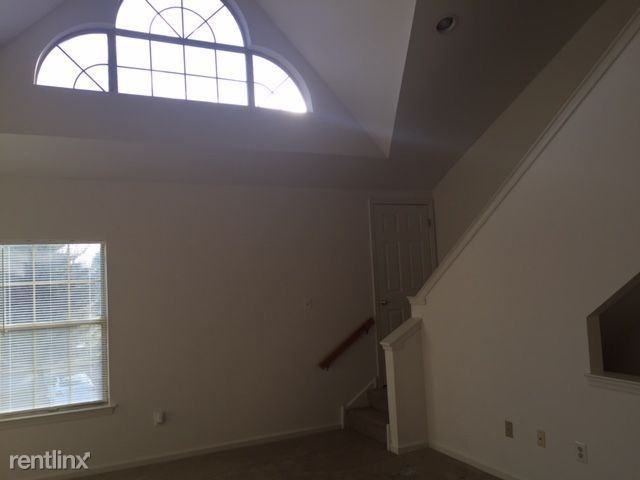 2312 Foxmeadow Cir - Photo 3 of 26