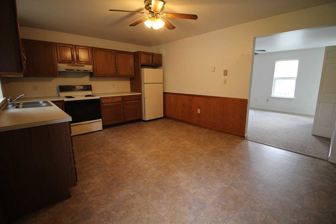 1571 N Reading Rd - Photo 2 of 11